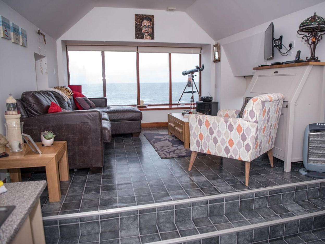 Pew With A View - Seafront Cottages Sandhaven Quarto foto